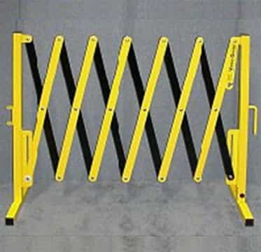 Expanding Portable Barricade (VERSA-GUARD&reg;) Yellow/Black VG-1000 - BarrierHQ.com